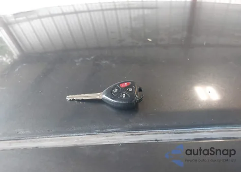 2010 Toyota Corolla S z USA, uszkodzony, nr VIN 2T1BU4EE7AC498942